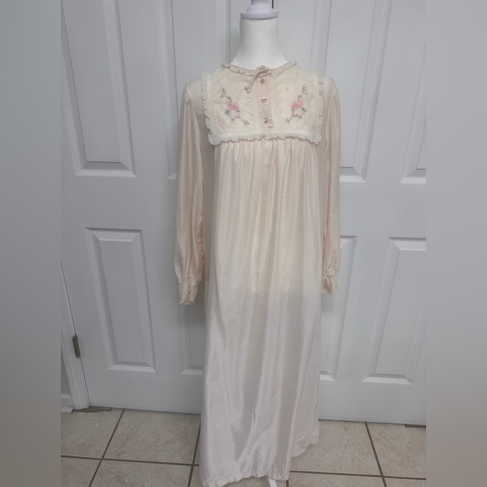 Vintage Barbizon Women’s Night Gown Lace Silk Medium Small Pink